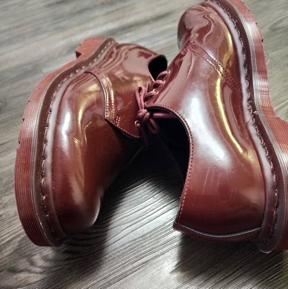 Dr. Martens Made In England mono oxblood red patent leather 1461 3-eye women's 8 - Picture 9 of 12